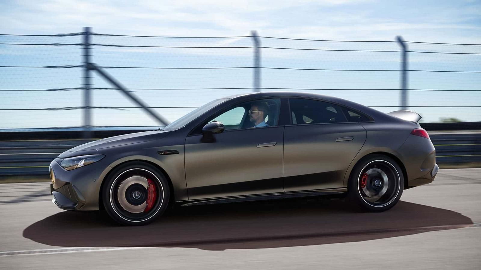 Ντεμπούτο για τη νέα Mercedes-AMG CLA 45 με 680 άλογα